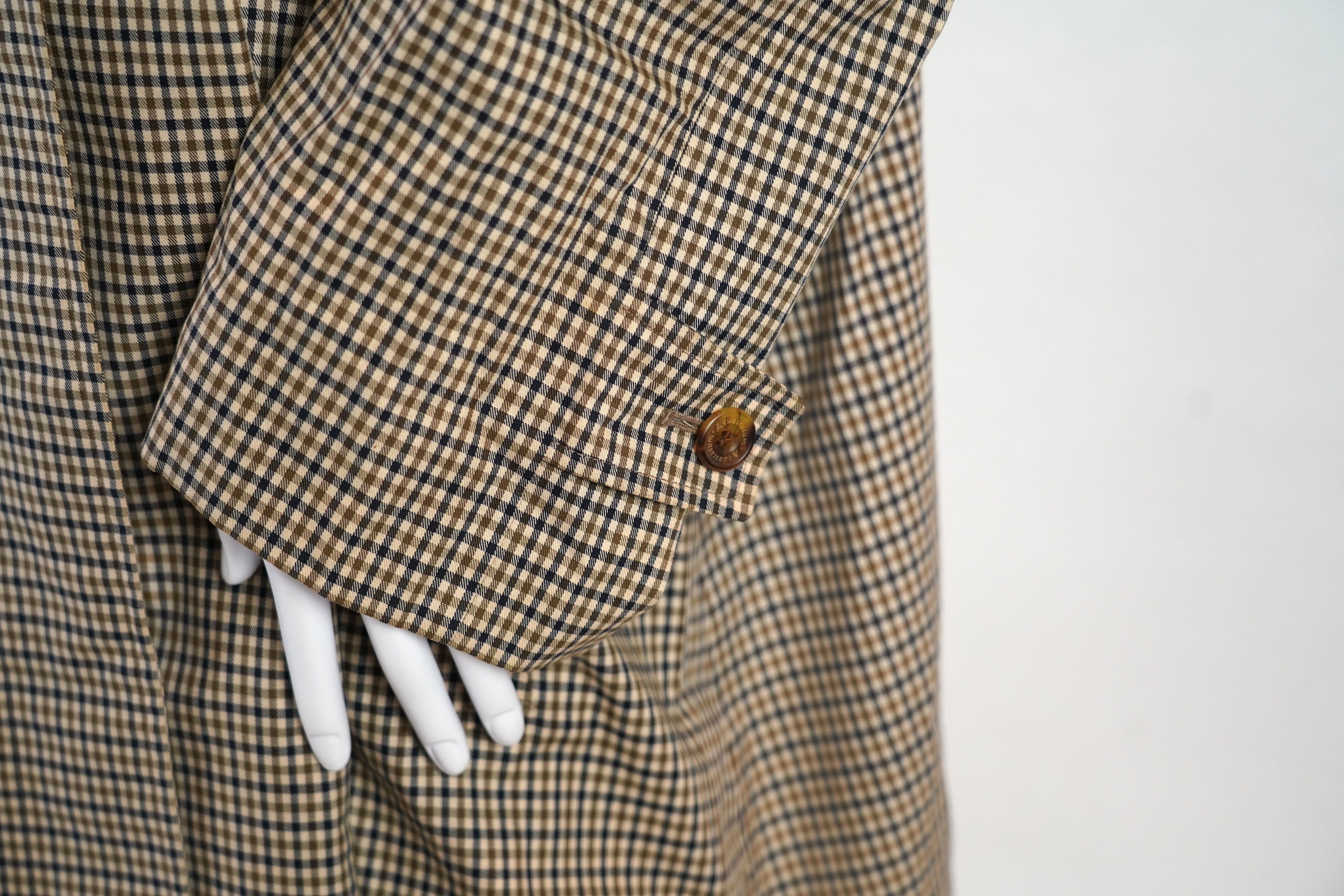 A vintage Aquascutum lady's raincoat. Approx size 12-14